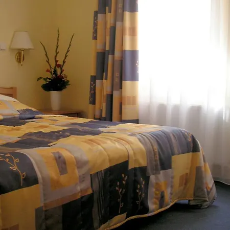 Hotel Claris 3*