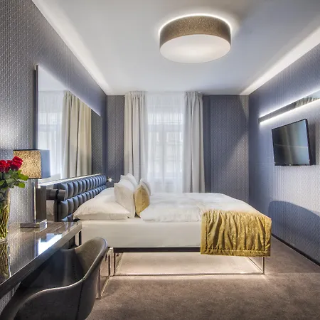 Mucha Hotel
