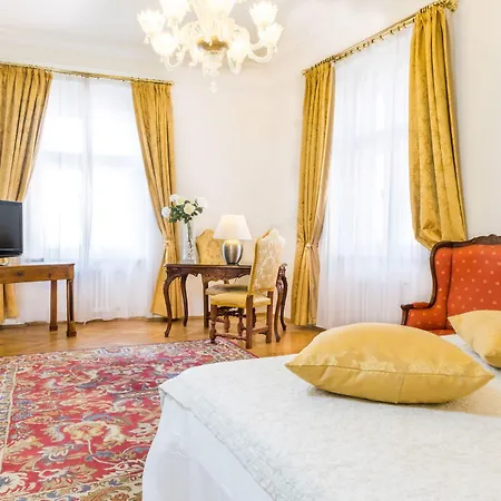 מלון Charles Bridge Palace 4*