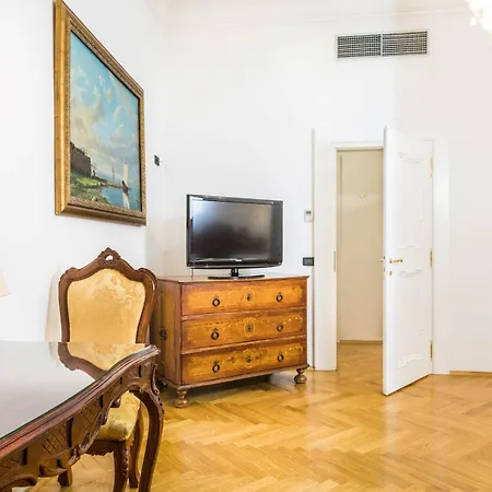 מלון Charles Bridge Palace 4*