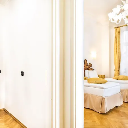 Charles Bridge Palace Hotell Prag