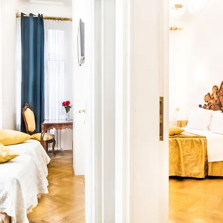 Charles Bridge Palace 4* פראג