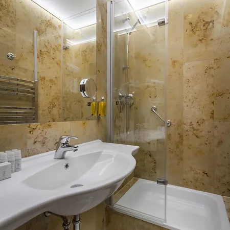 Hotel Clementin 4*