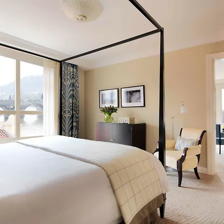 Hotel Four Seasons