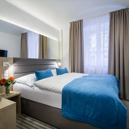 White Lion Hotel 4*