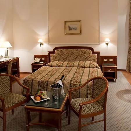 Szálloda Ambassador Zlata Husa 5*