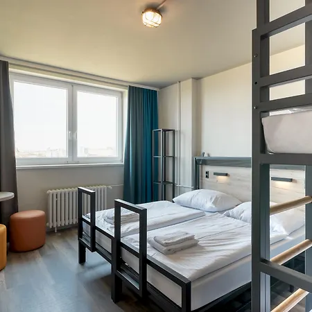 A&o Metro Strizkov Hostel *