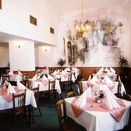 Opera Hotel 4*