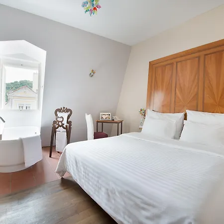 Design Neruda 4*