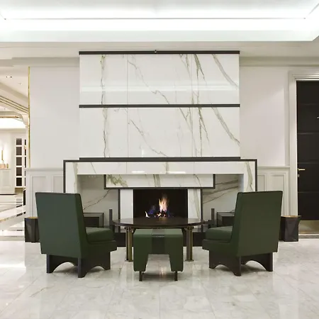 Hilton Old Town מלון