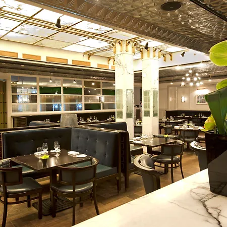 Hilton Old Town 5* Praga