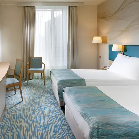 Holiday By Ihg