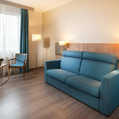 Szálloda Holiday By Ihg Prága