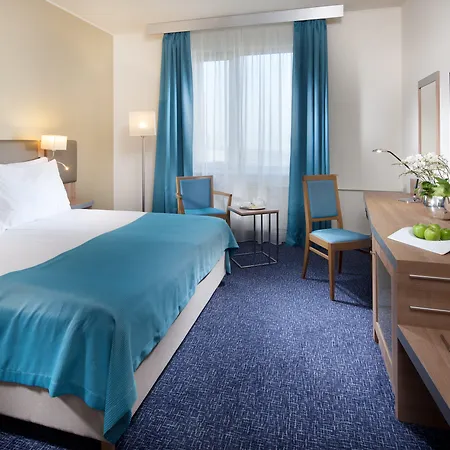 Szálloda Holiday By Ihg 4*