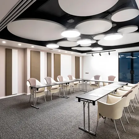 By Ihg 4* Prague