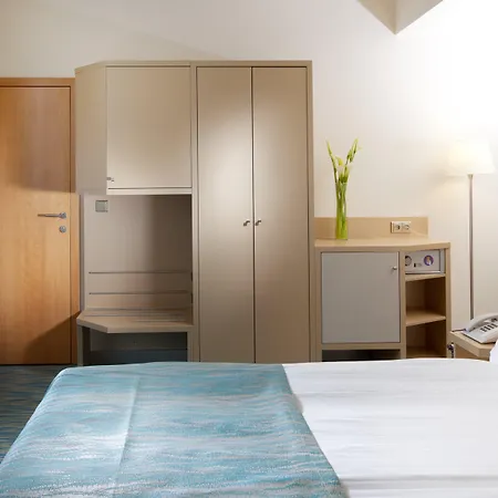 By Ihg 4* Prague