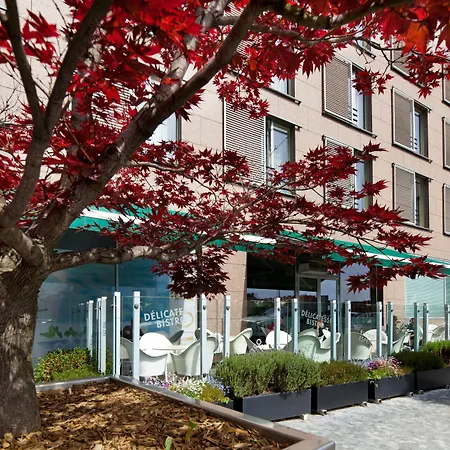 Holiday By Ihg Szálloda