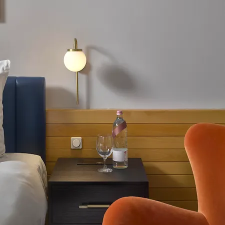 K+k Fenix Hotell