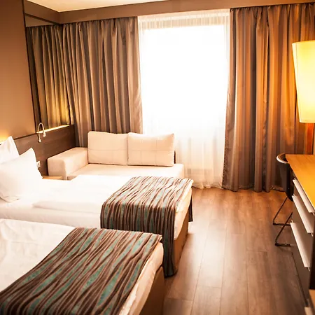 Expo Hotel 4*