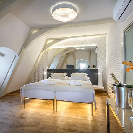 Golden Star Szálloda 4*