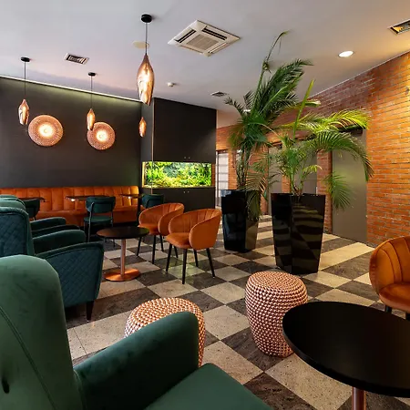 Expo Hotel