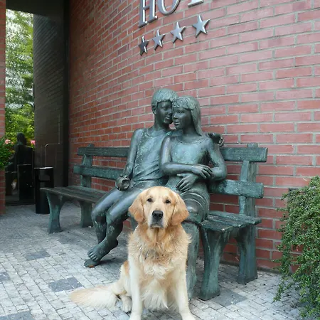 호텔 엑스포 4*