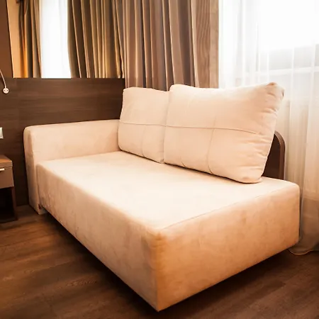 Expo Hotel 4*