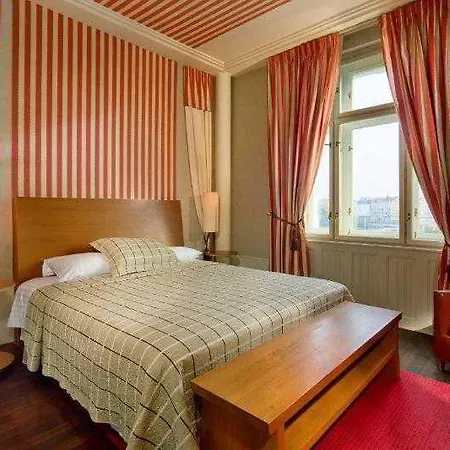 Отель Mamaison Riverside 5*
