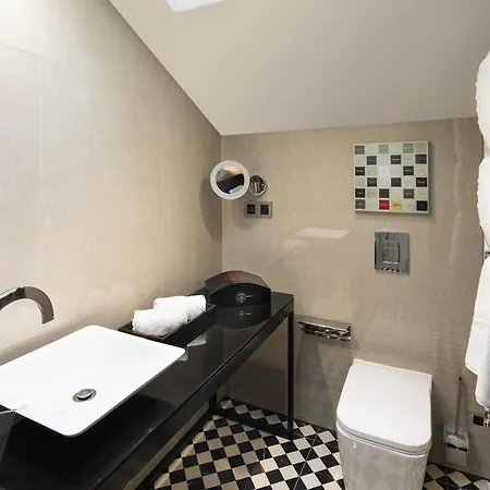 Quentin Hotel 4*