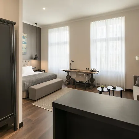 Quentin Hotel