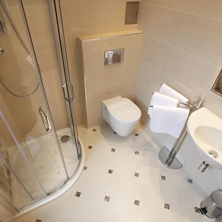 Anyday Aparthotel 3*