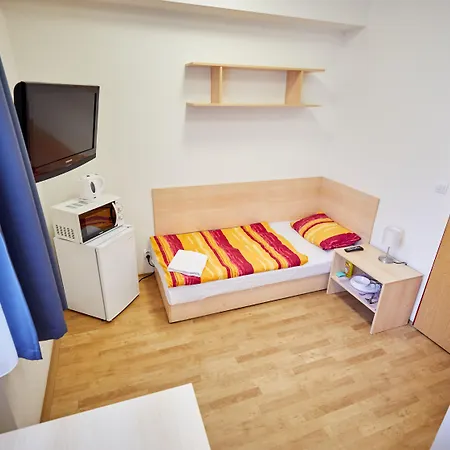 University Hotel Ξενοδοχείο Πράγα