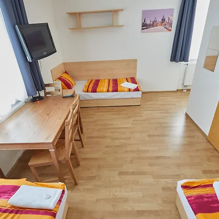 University Hotel Ξενοδοχείο 2*