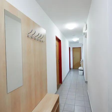 University Hotel Ξενοδοχείο 2*