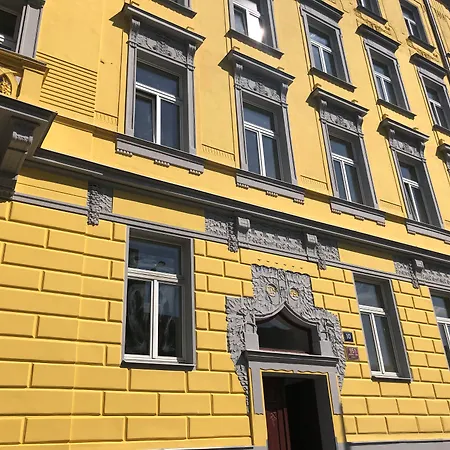 Letna Garden Apartment