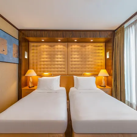 Hotel Nh Collection Carlo Iv