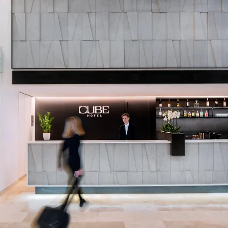 Cube 호텔 4*