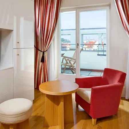 Mamaison Riverside 5*