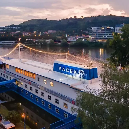 Racek Botel Prague