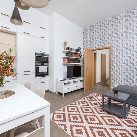 Wonderful Next To The Jerusalem Synagogue Apartment