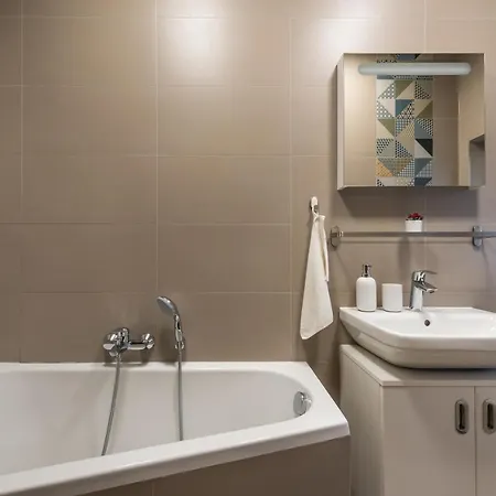 Wonderful Next To The Jerusalem Synagogue Apartment *