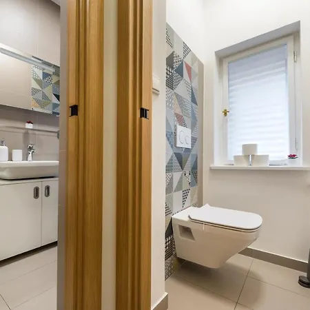 Wonderful Next To The Jerusalem Synagogue Apartment *