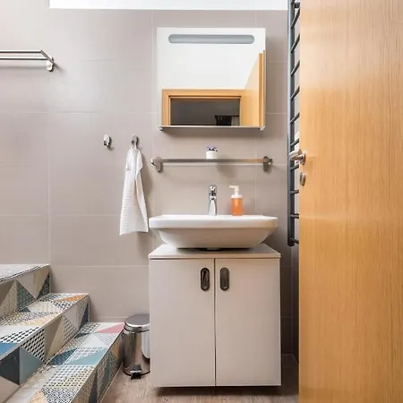 Wonderful Next To The Jerusalem Synagogue Apartment *