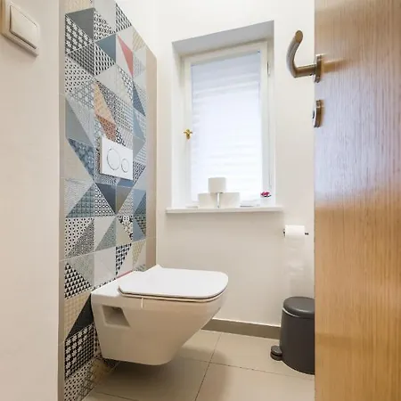Wonderful Next To The Jerusalem Synagogue Apartment *