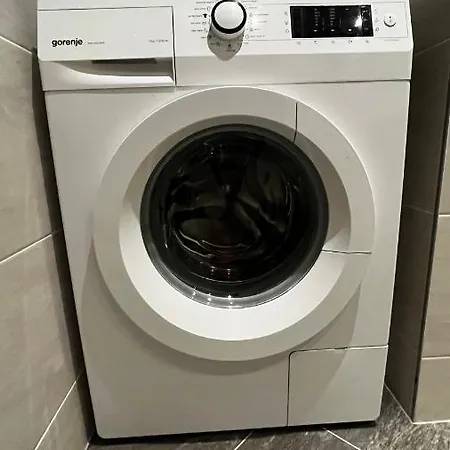 Apartmán Garden Tower S Balkonem, Garaz Praha