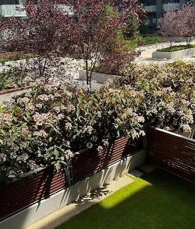 Apartmán Garden Tower S Balkonem, Garaz *