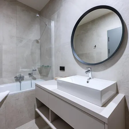 Vista & Club Hotel 4*