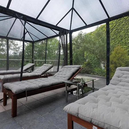 Unique With Private Pool, Cinema, 布拉格