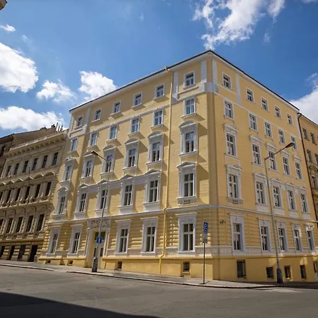Nana Flat Apartment Prague