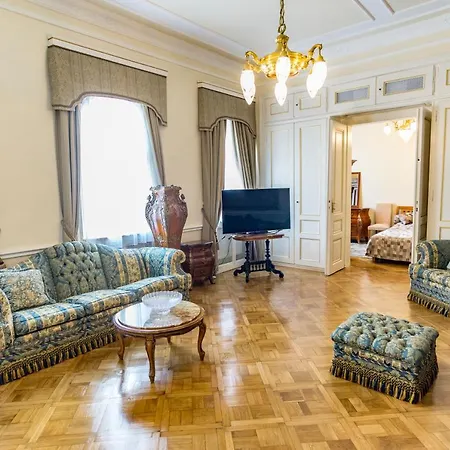 Villa With Hot-Tub, Terrace And Garden, Wenceslass Square *